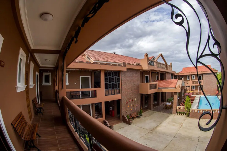 Royal Aykare Lodge