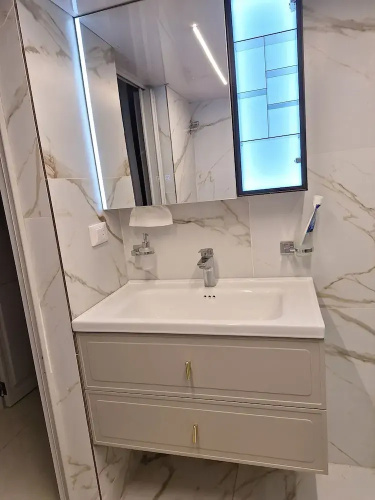 Charming 2-bedroom Apartment in Hamra, Beirut