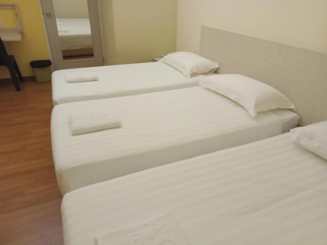 Standard Triple room