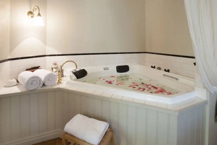 1 Bedroom Premium Cottage