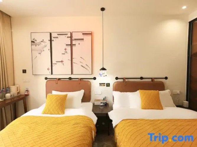 Quadruple Suite