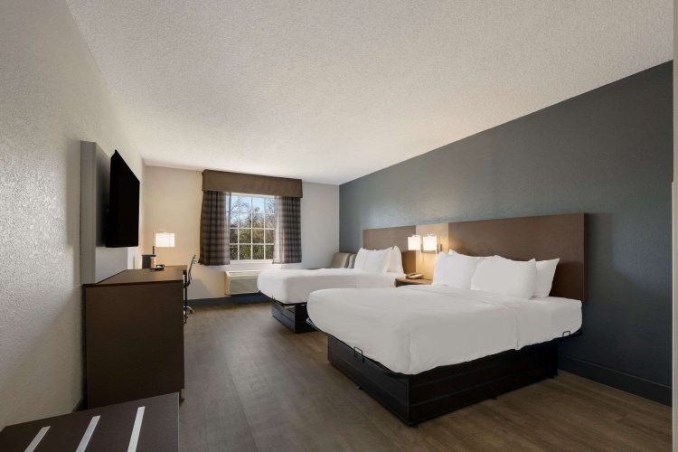 Standard Quadruple room