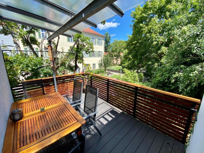 Apartment with garden view