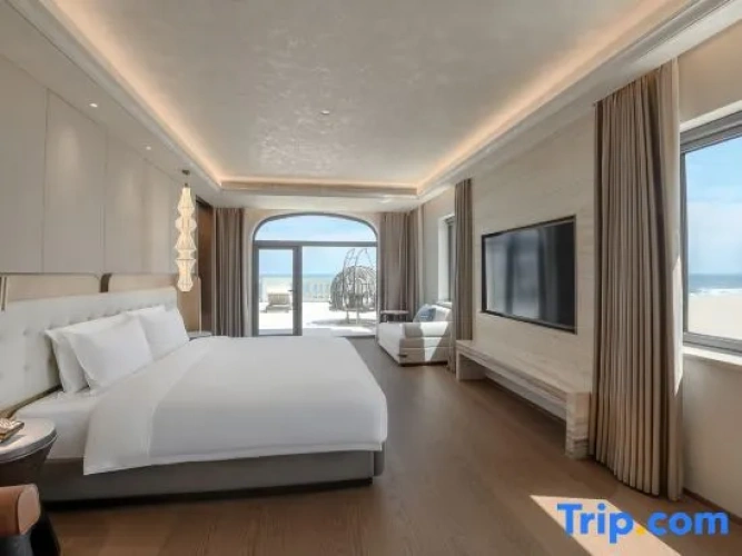 Executive Suite with balcony and with sea view