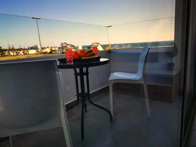 Nissi Adonis Suites