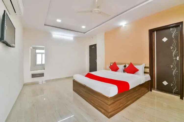Hotel Paradise by OYO Rooms