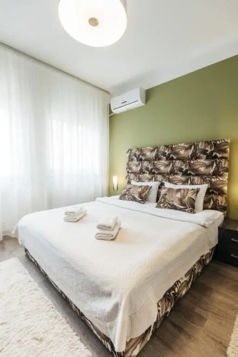 Silver Apartment