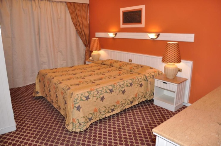 3 Bedrooms Apartment