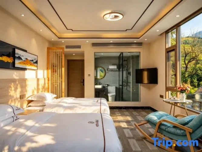 Premier Twin room with balcony