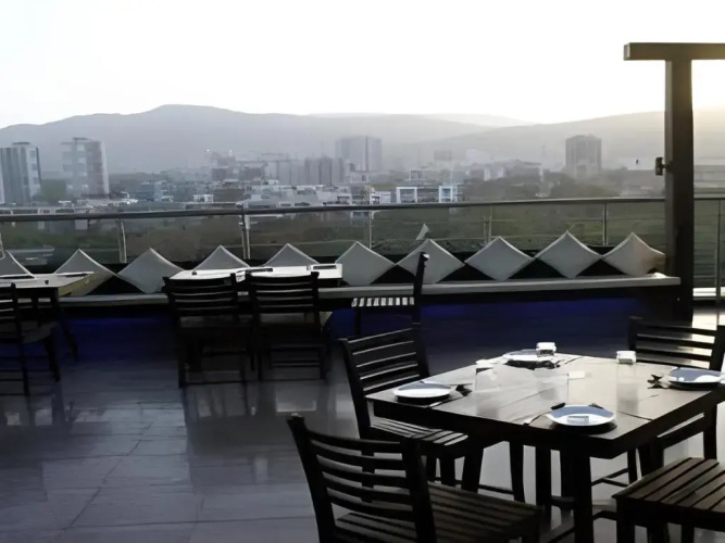 Hotel Vihangs Inn