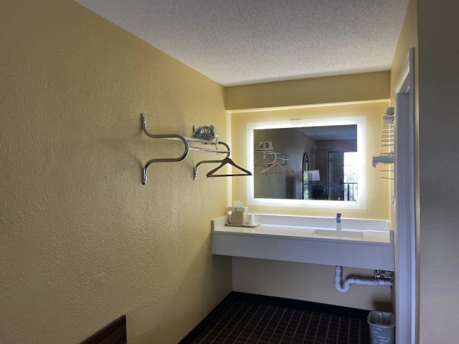 Super 8 Jessup/Baltimore Area