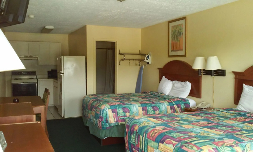 Summer Breeze Motel