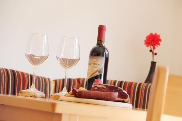 Apartment with mountain view