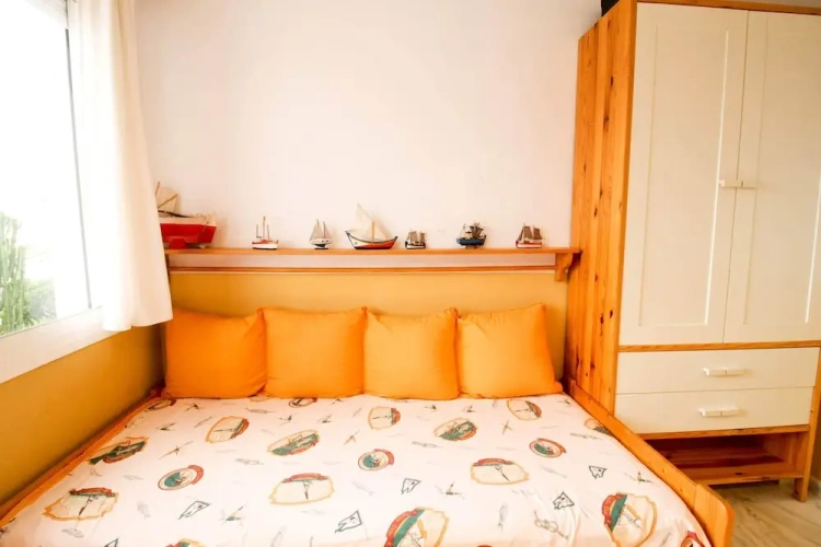 4 Bedrooms Apartment