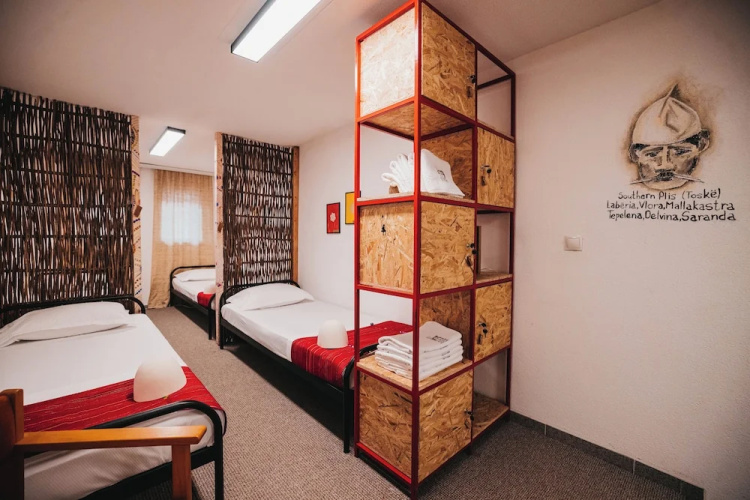 Plis Room - Old Bazaar