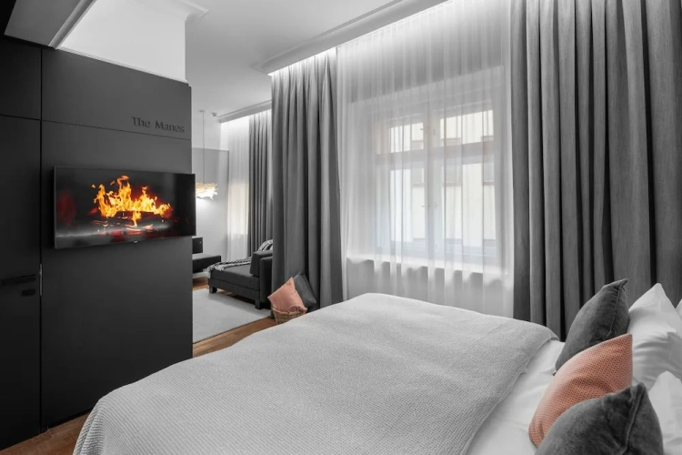 Comfort room