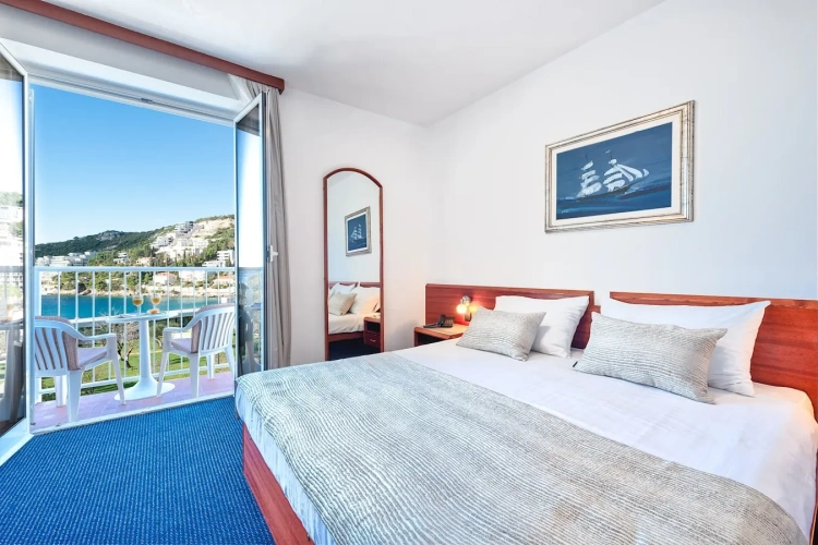 Standard Double room with balcony and with sea view