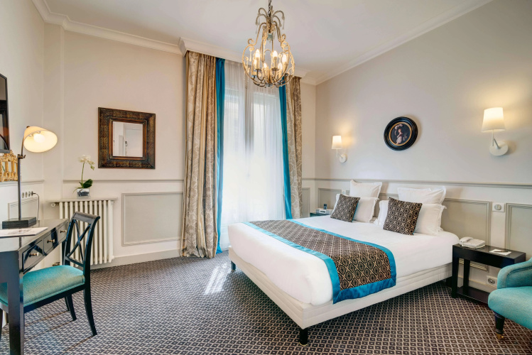 Hôtel Bradford Elysées – Astotel