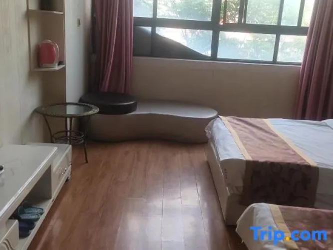 Xixian Yuanding Jinsheng Theme Hotel