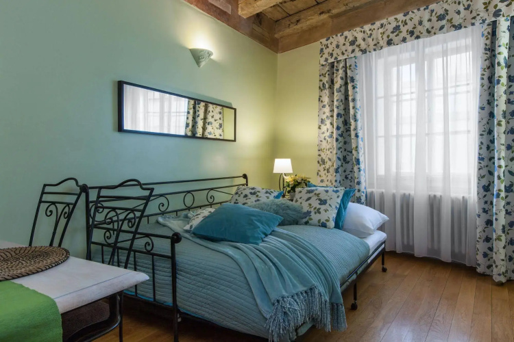 Black Star Suites