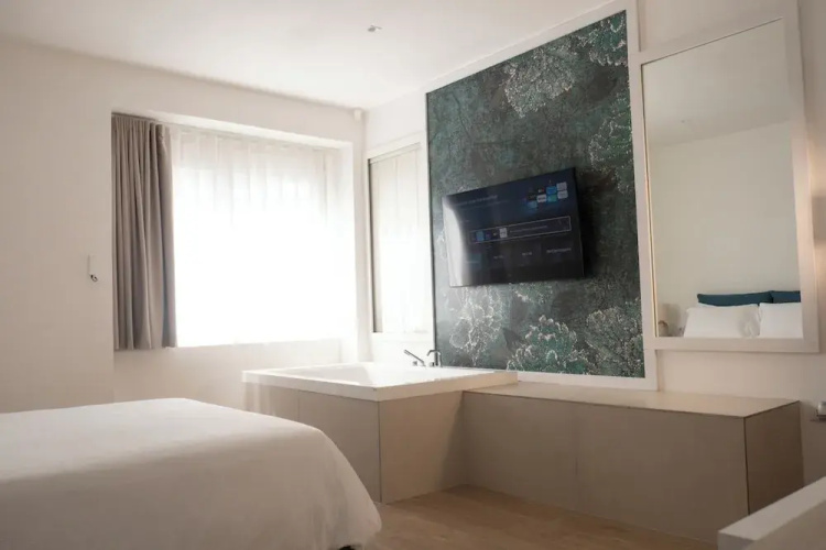 Monumental Luxury Rooms