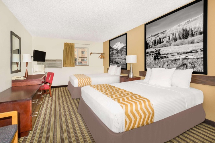 Sextuple Suite