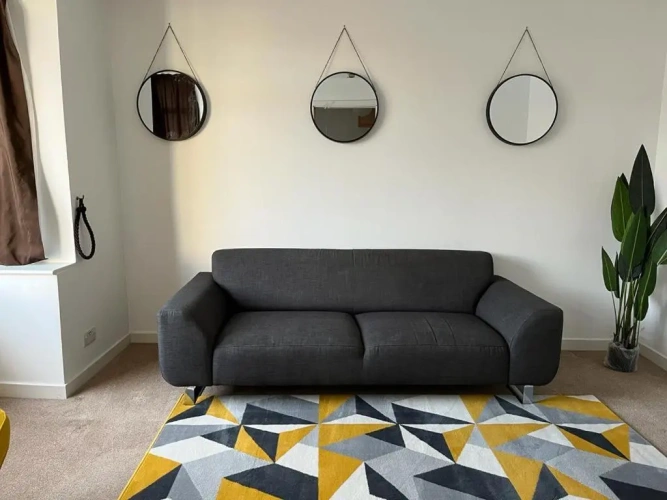 4 Bedrooms Cottage