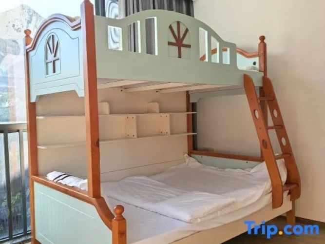 4 Bedrooms Apartment with balcony and with sea view