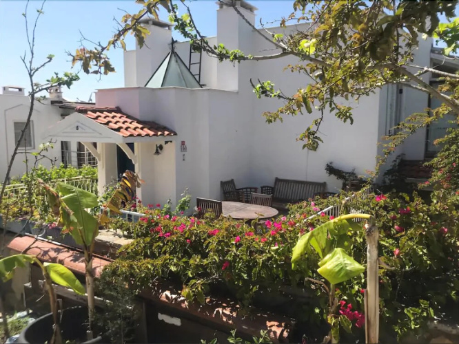 Apartment 2 bedroom with Private Beach