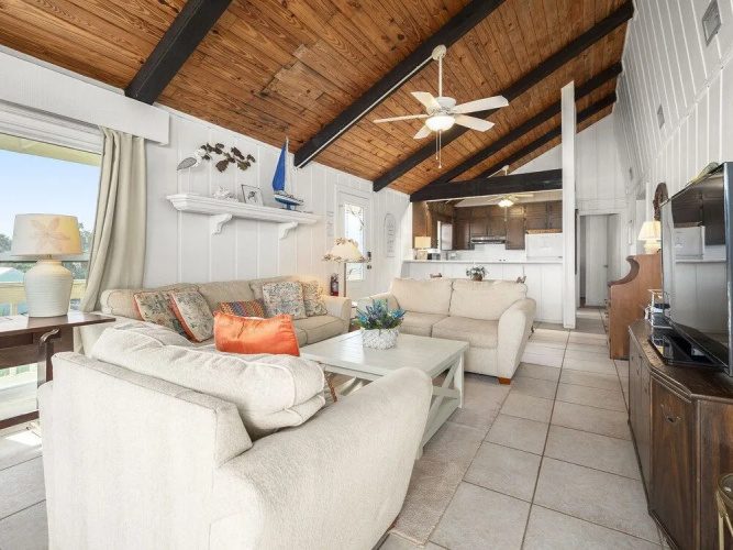 Cozy Cottage by Distinctive Beach Rentals
