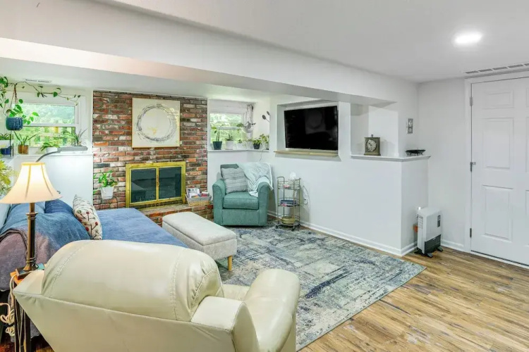 6 Mi To Cpkc Stadium: Convenient Kansas City Apt - Riverside, MO