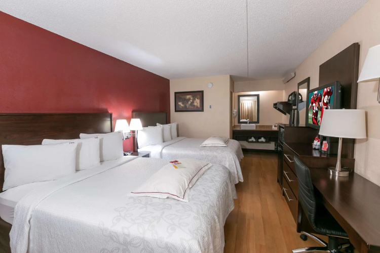 Red Roof Inn PLUS+ West Springfield
