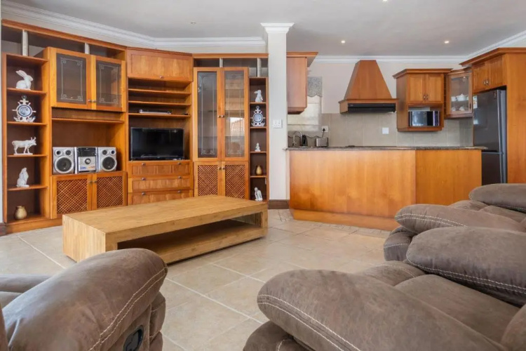 Comp Beach Road 21 - Family Only