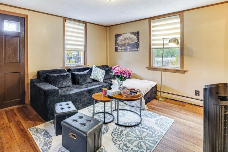 1 Mi to Main St: Riverside Torrington Apt w/ Yard