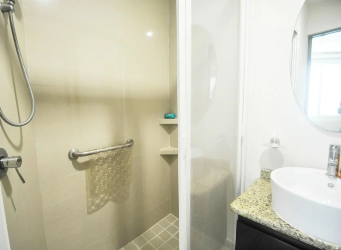 3 Bedrooms Comfort Apartment with city view