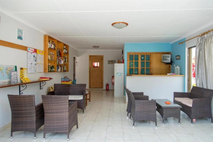 Yannis Yard Studios and Apartments