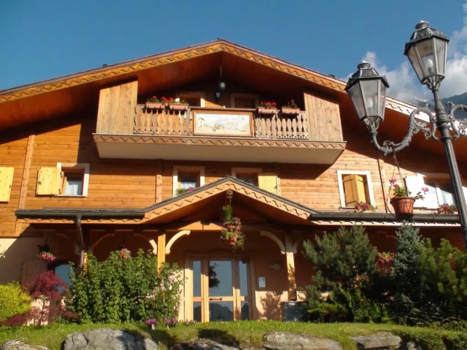 2 Bedrooms Apartment