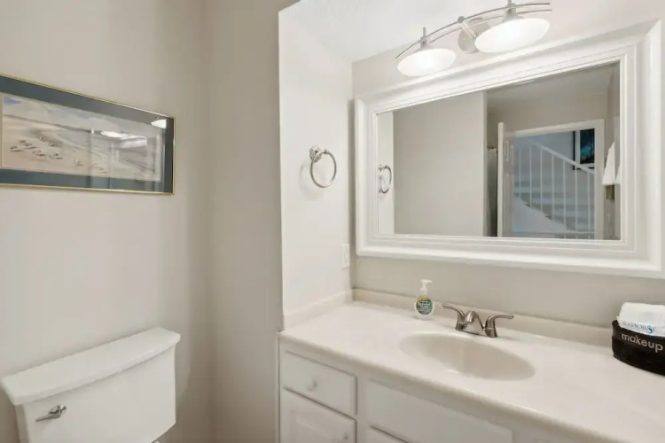 Steps to The Beach - 3BR Ocean View