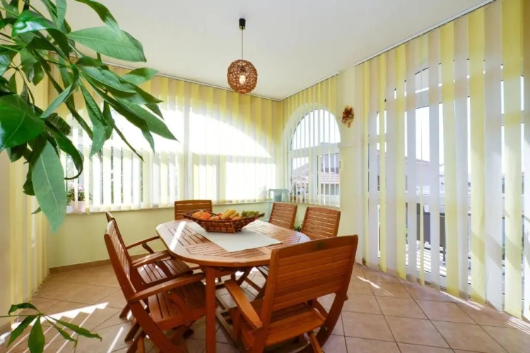 3 Bedrooms Apartment