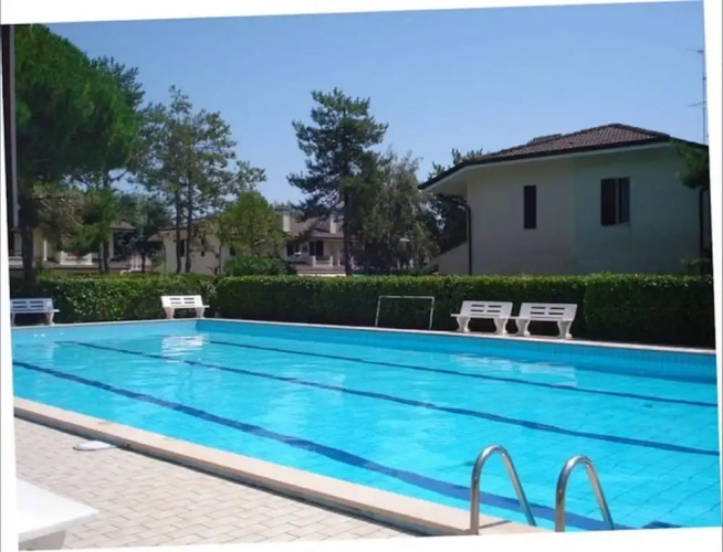 2 Bedrooms Villa with balcony and with garden view