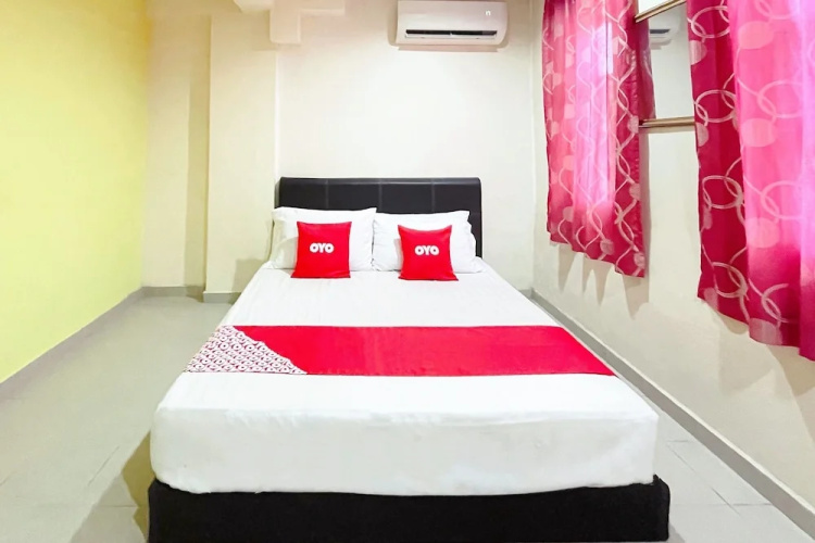 OYO 90324 Muar Station Hotel