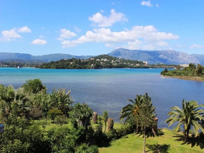 2 Bedrooms Apartment with lake view