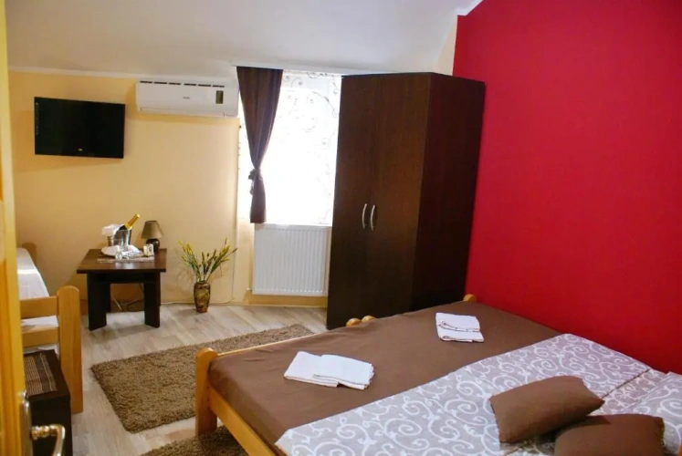 Standard Triple room with view