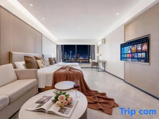 Standard Twin room with city view
