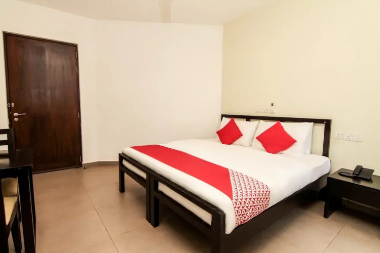 OYO 117 Saninro Residencies