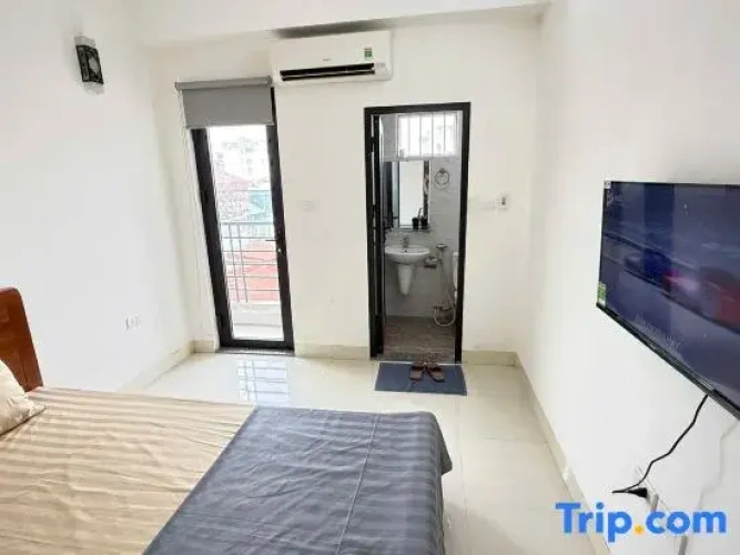 1 Bedroom Apartment with balcony and with city view