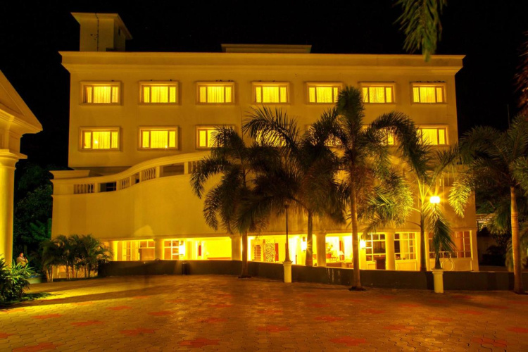 Camelot Hotel - Alappuzha