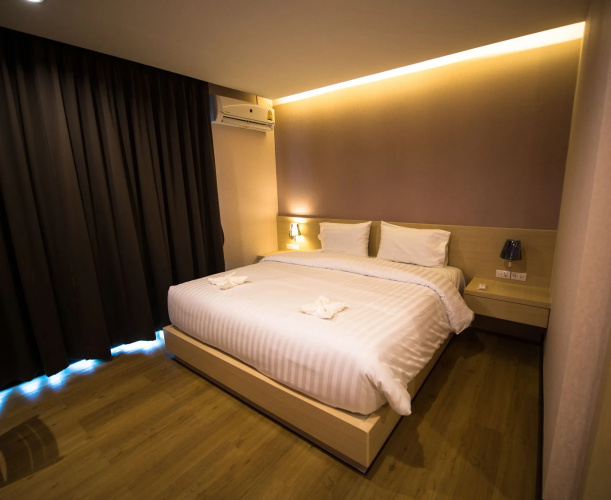L Hotel