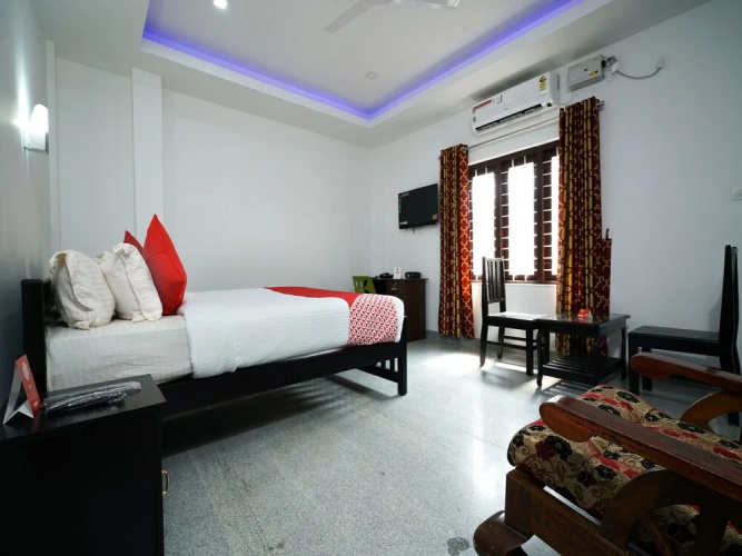 OYO 14270 Marottickal Residency