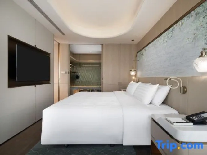 Executive Suite with bay view